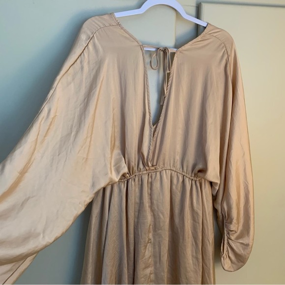 Glam Flirty satin long sleeve tan mini dress women’s size medium - Picture 8 of 11